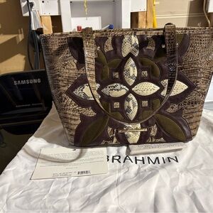 Brahmin Asher in Elmwood Palazzo